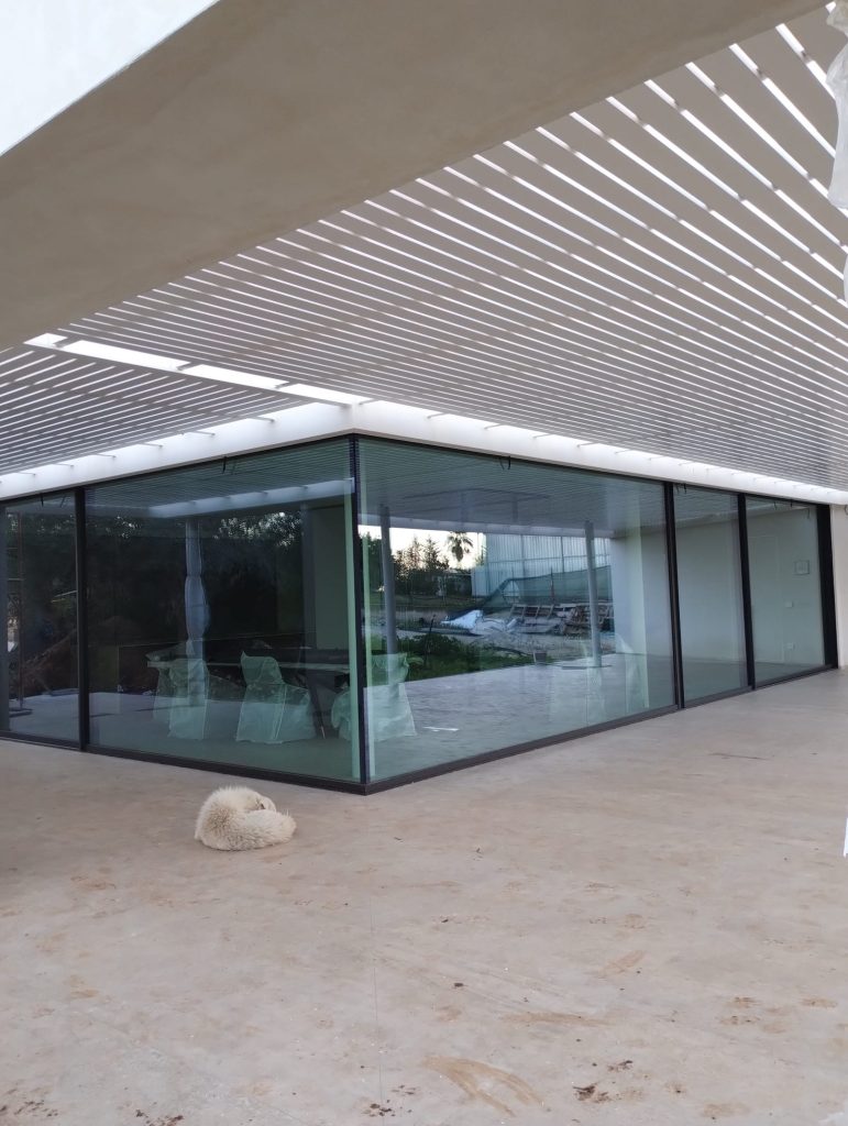 Infissi panoramici in alluminio e vetro – SAIME SNC Ragusa